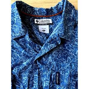 Columbia fish print fishing Shirt MENS M Button Up Sharks tropical Hawaiian